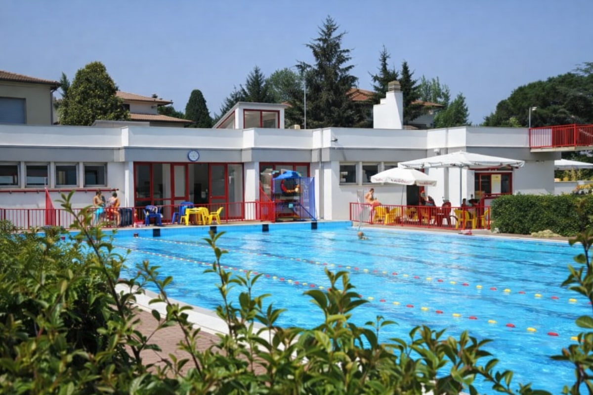 Piscina estiva a Lastra a Signa
